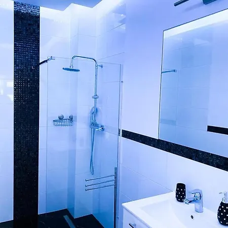 Arkada شقة كارباش